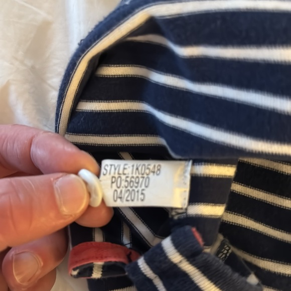 Vineyard Vines, Navy white strip rugby shirt,
Large - Picture 5 of 5